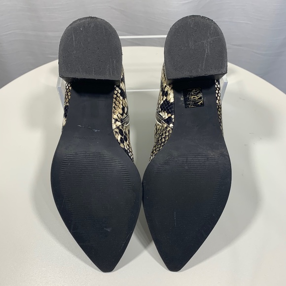 Everlane The Boss Boot Bootie in Snakeskin - Picture 5 of 6